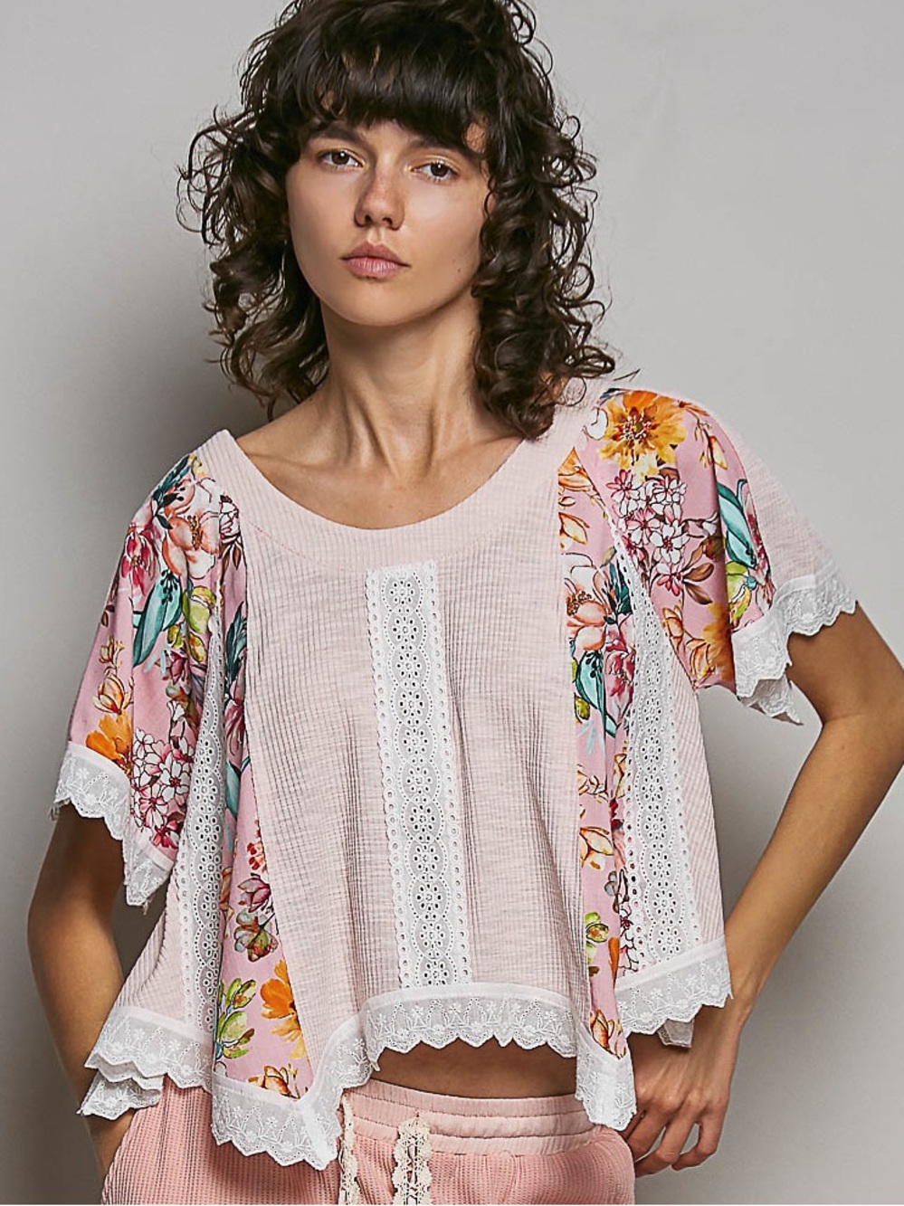 💗Hello Gorgeous! POL Round Neck Ribbed Cropped Top with Lace Detail